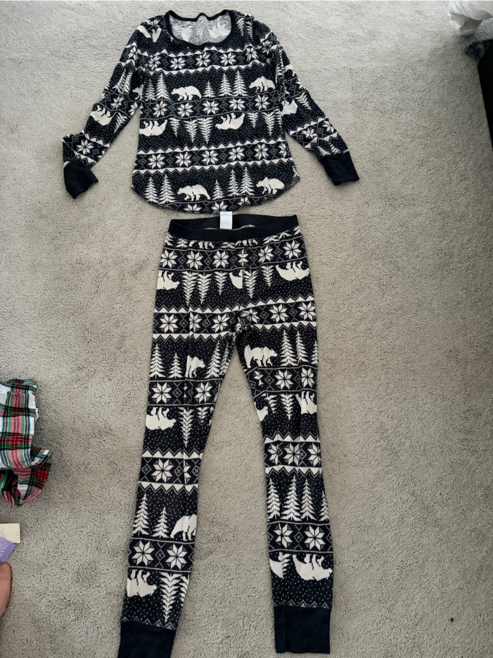 Women’s Pajamas Sets - Picture 2 of 5